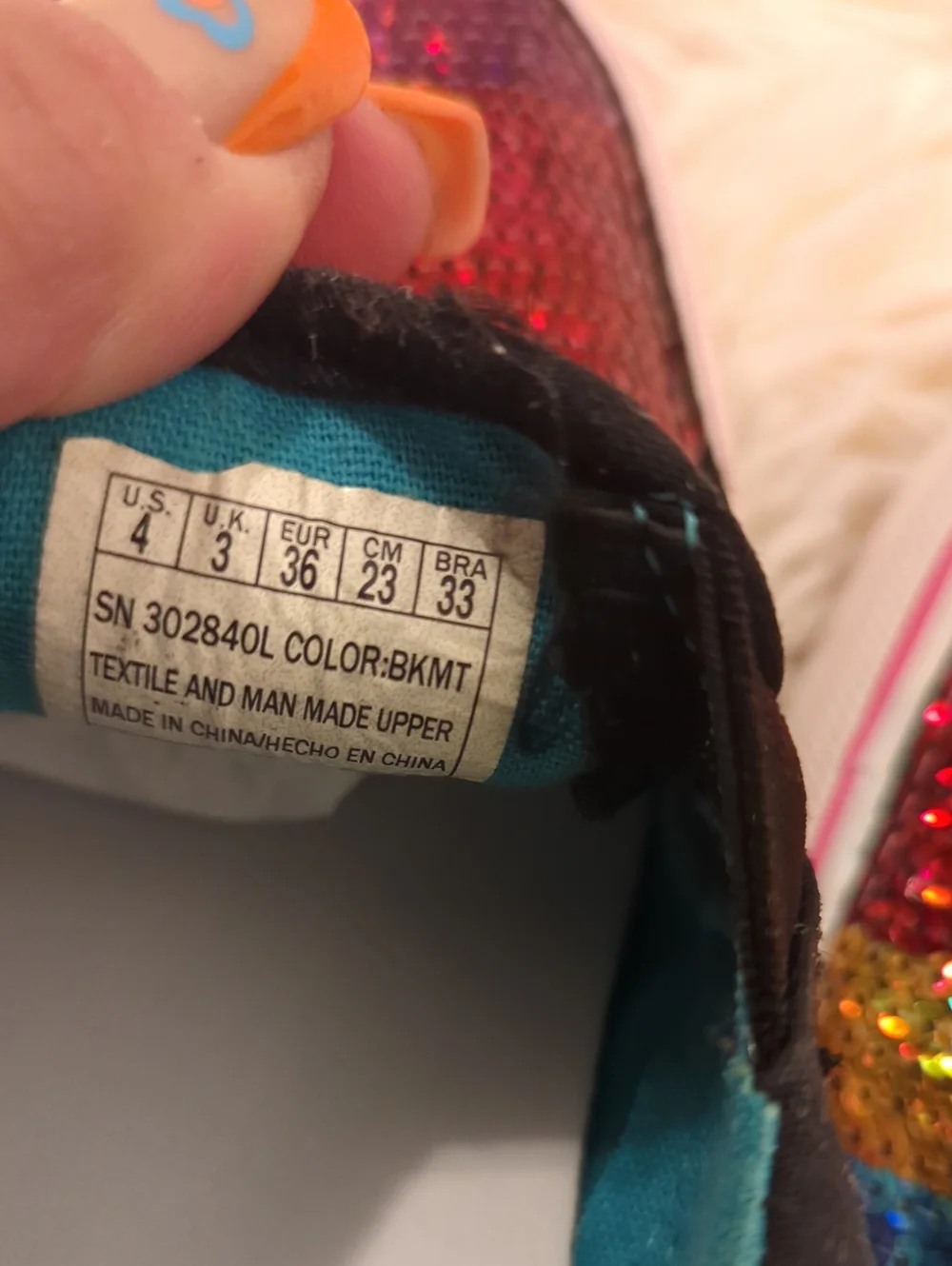 ❣️👟Skechers Kids Rainbow Sequin Slip-On Sneakers👟❣️
